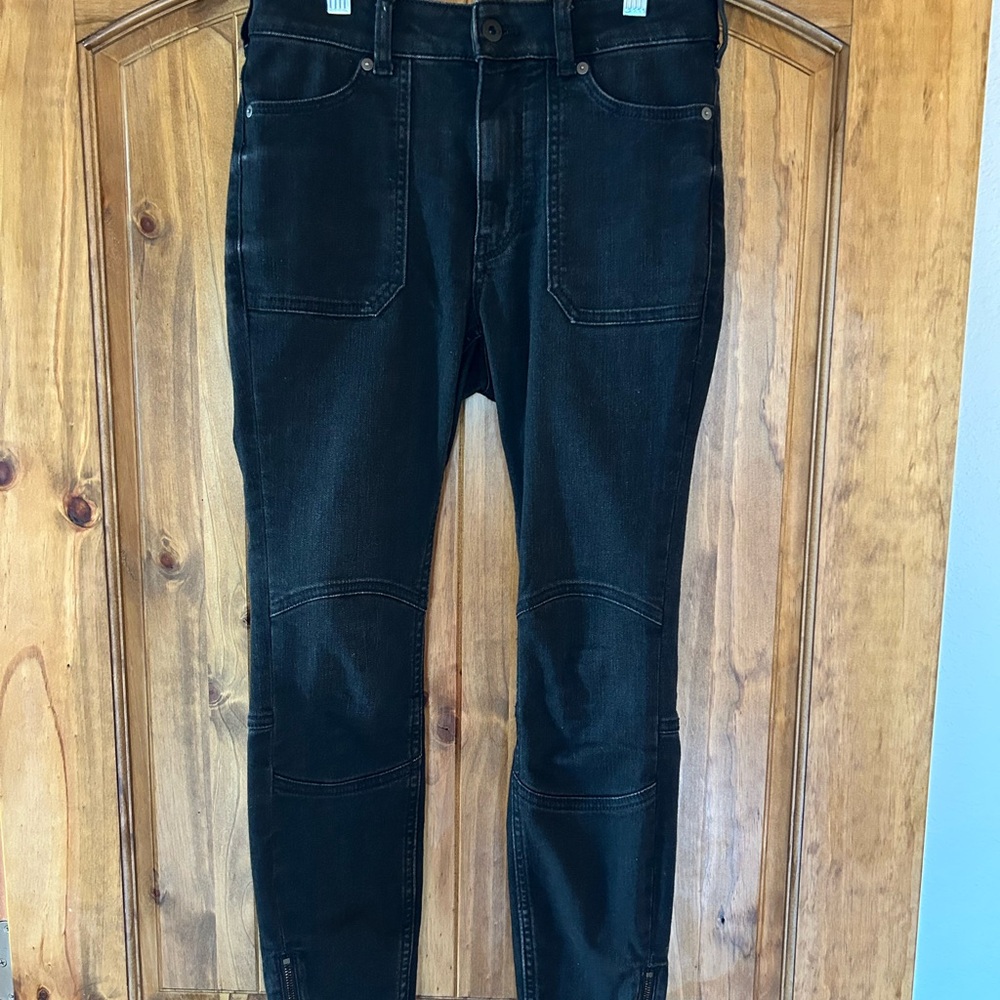 Pilcro High-Rise Denim Black Jeans